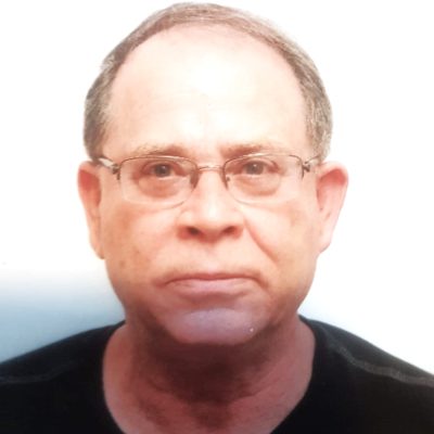 אורח מיוחד לפאנל שישי:<br>רזי ברקאי